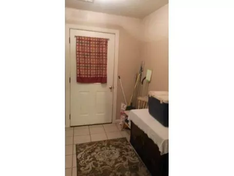 1217 E Chestnut, Altus, OK 73521 photo 2