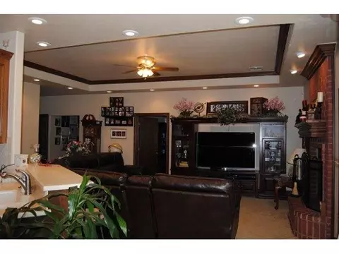 21148 E 1460, Lone Wolf, OK 73655 photo 8