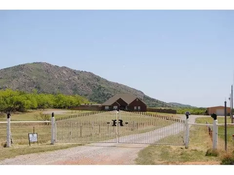 21148 E 1460, Lone Wolf, OK 73655 photo 4