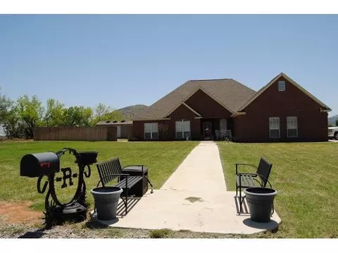 21148 E 1460, Lone Wolf, OK 73655 photo 1