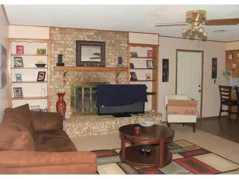607 Sunset, Frederick, OK 73542 photo 4