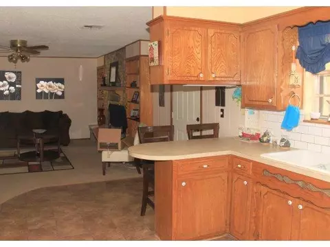 607 Sunset, Frederick, OK 73542 photo 9