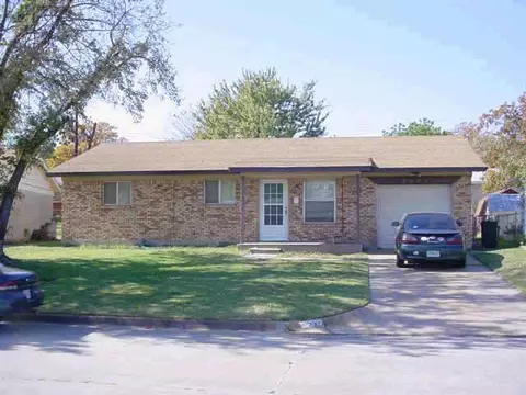 2005 N Timber Ave, Bethany, OK 73008 photo 1