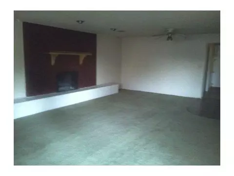 914 E Oakwood, Altus, OK 73521 photo 3