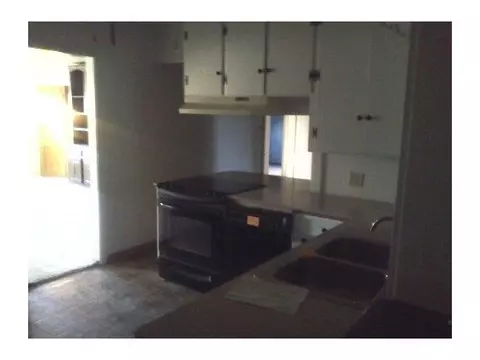 914 E Oakwood, Altus, OK 73521 photo 4