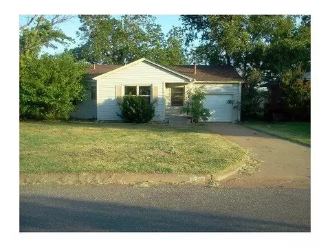 914 E Oakwood, Altus, OK 73521 photo 1