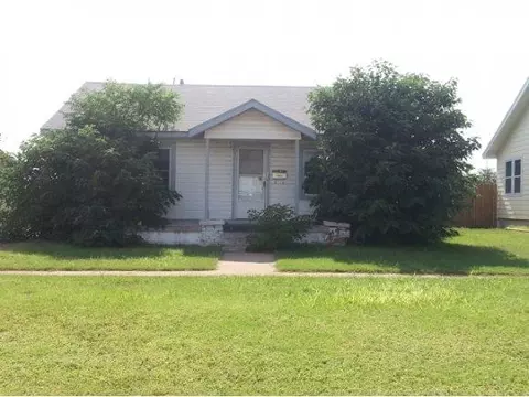 803 N Lee, Altus, OK 73521 photo 1
