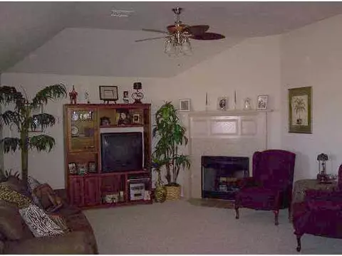 6811 Lewis Ln, Tuttle, OK 73089 photo 2