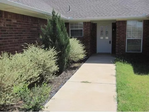 1816 White Tail Cir, Altus, OK 73521 photo 2
