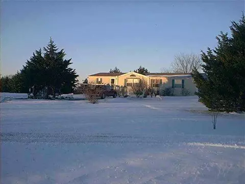 1700 E Charter Oak, Guthrie, OK 73044 photo 2