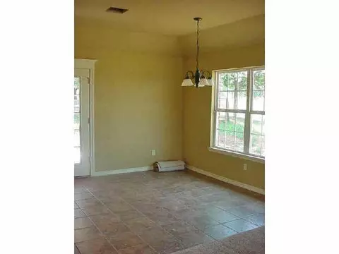 8 W End Ct, Tuttle, OK 73089 photo 2