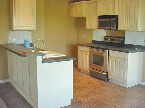 8 W End Ct, Tuttle, OK 73089 photo 3