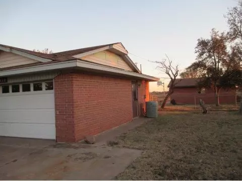 1312 Andy, Altus, OK 73521 photo 2