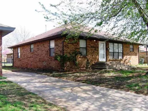 418 Chartrand Ave Edmond, Edmond, OK 73034 photo 2