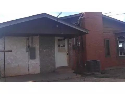 820 N Howse, Altus, OK 73521 photo 2