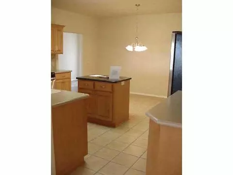 10801 Middlesbrough Ln, Yukon, OK 73099 photo 3