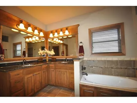 803 Arrowhead Dr, Tuttle, OK 73089 photo 11