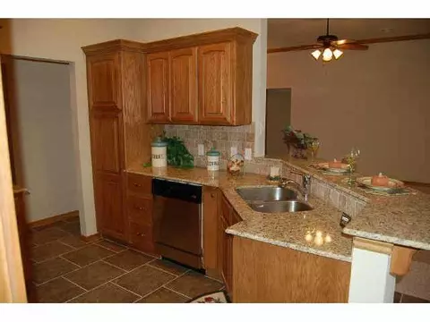 901 Eagle Ridge Rd, Tuttle, OK 73089 photo 6