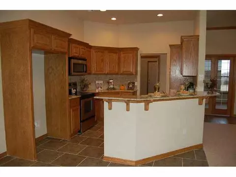 901 Eagle Ridge Rd, Tuttle, OK 73089 photo 4