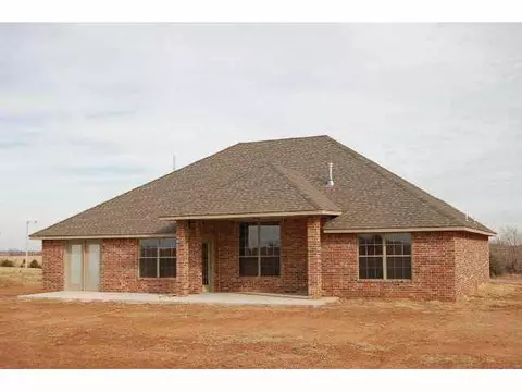 901 Eagle Ridge Rd, Tuttle, OK 73089 photo 2