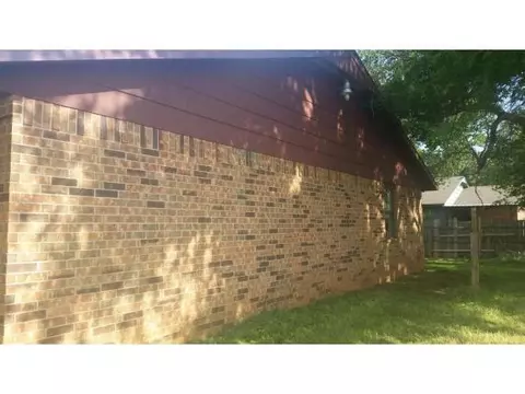 1920 Dougherty, Clinton, OK 73601 photo 2