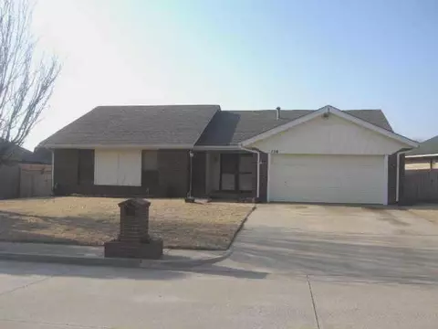 156 E Vail, Yukon, OK 73099 photo 1