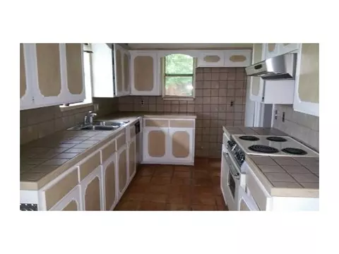 1023 W E Ave, Cache, OK 73527 photo 5