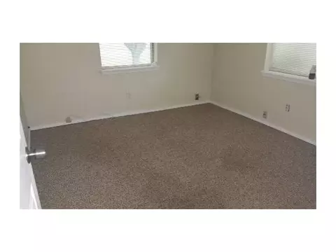1023 W E Ave, Cache, OK 73527 photo 9
