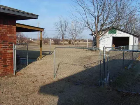 602 S S Pne, Crescent, OK 73028 photo 2