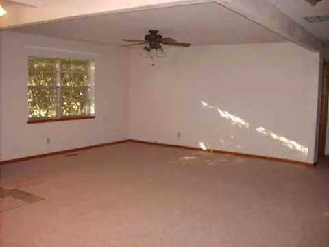 602 S S Pne, Crescent, OK 73028 photo 4