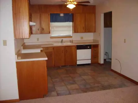 602 S S Pne, Crescent, OK 73028 photo 5