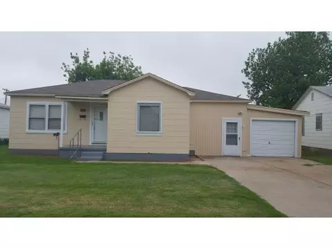 1032 E Liveoak, Altus, OK 73521 photo 1