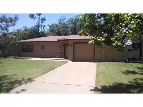1021 Coe, Altus, OK 73521 photo 1