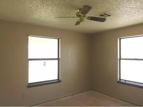 1016 N Forrest, Altus, OK 73521 photo 9