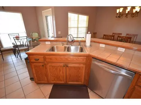 4012 Goshawk, Norman, OK 73072 photo 9