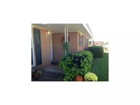 710 E Broadway, Thomas, OK 73669 photo 3