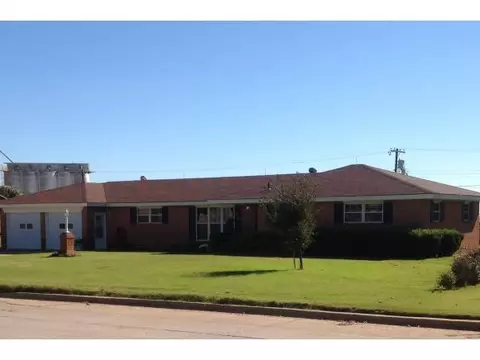 710 E Broadway, Thomas, OK 73669 photo 1