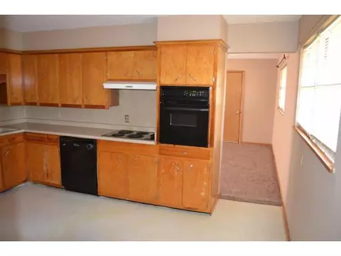 101 Bryan, Burns Flat, OK 73624 photo 4
