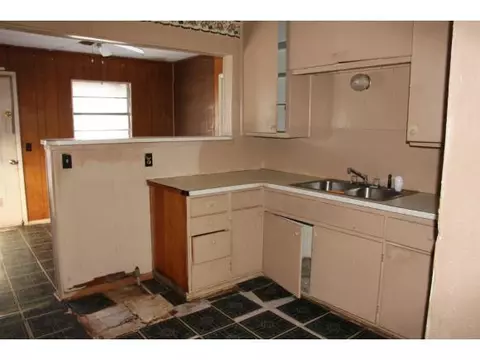 903 E Katy, Altus, OK 73521 photo 3