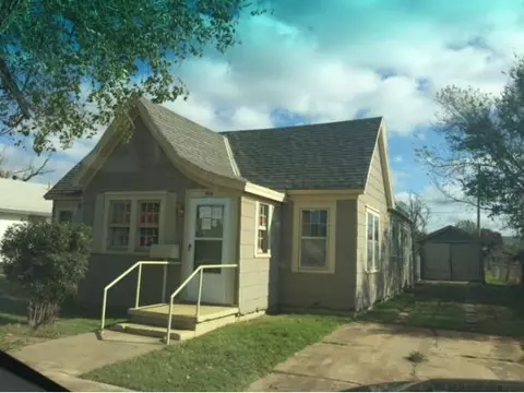 804 N Hightower, Altus, OK 73521 photo 1