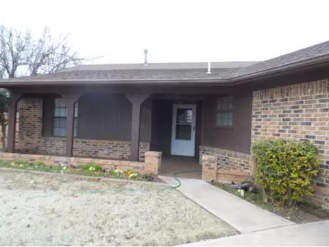 1701 Oxford, Altus, OK 73521 photo 2