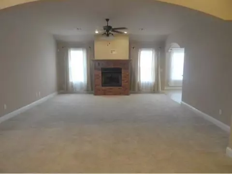 809 Sheryl Ln, Altus, OK 73521 photo 3