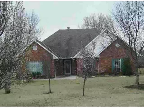 102 Lakeview, Tecumseh, OK 74873 photo 1