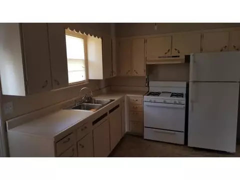 921 E Sutherland, Altus, OK 73521 photo 4