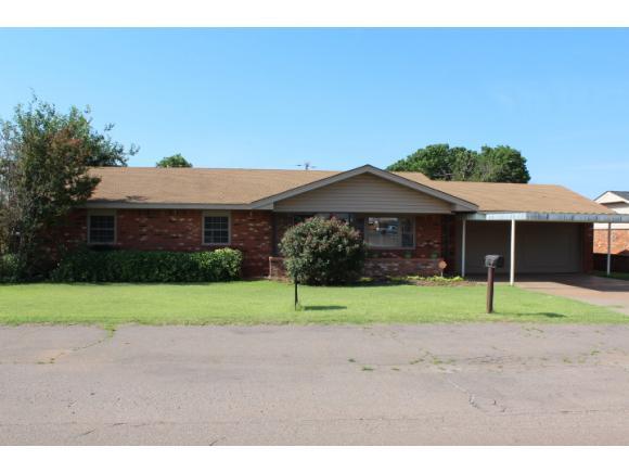 604 E Benton, Sayre, OK 73662 photo 1
