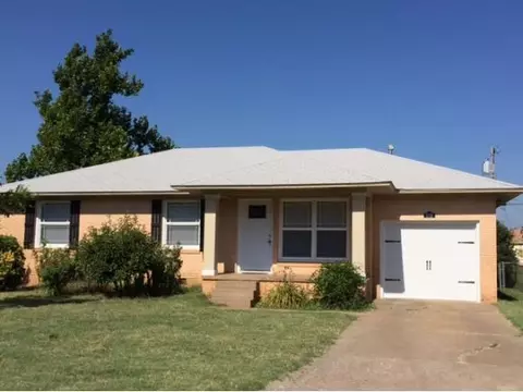1715 Crain Dr, Altus, OK 73521 photo 1