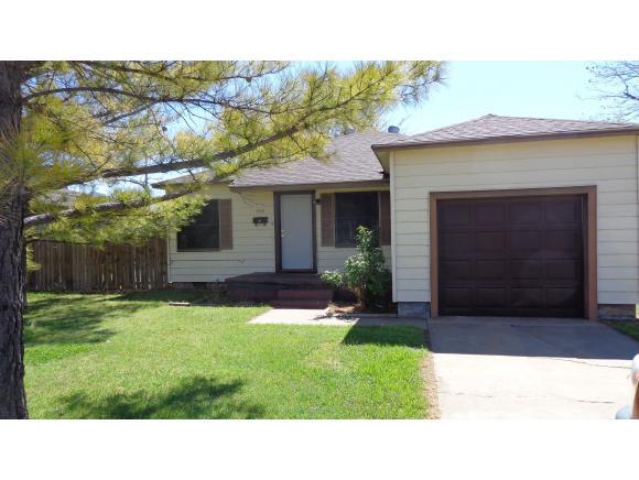 1108 Maple St, Altus, OK 73521 photo 1