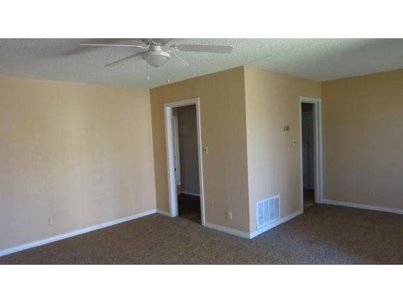 1108 Maple St, Altus, OK 73521 photo 3