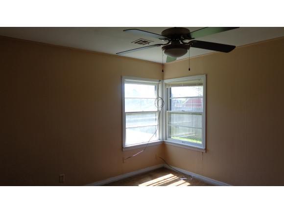 1108 Maple St, Altus, OK 73521 photo 7