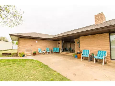 402 E Roh, Thomas, OK 73669 photo 23